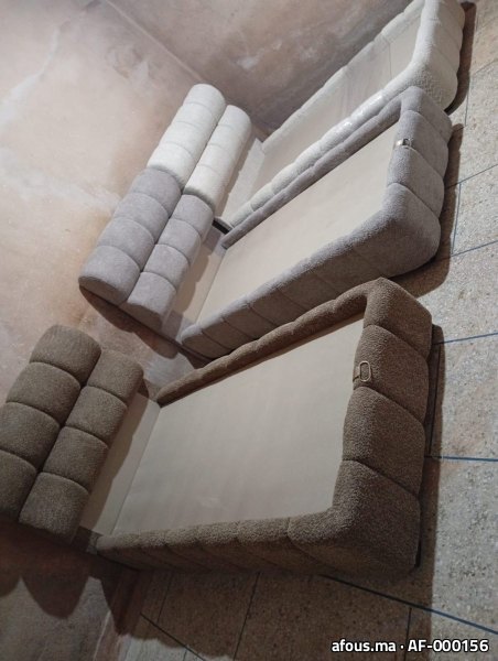 Banquette d'angle en tissu bouclette