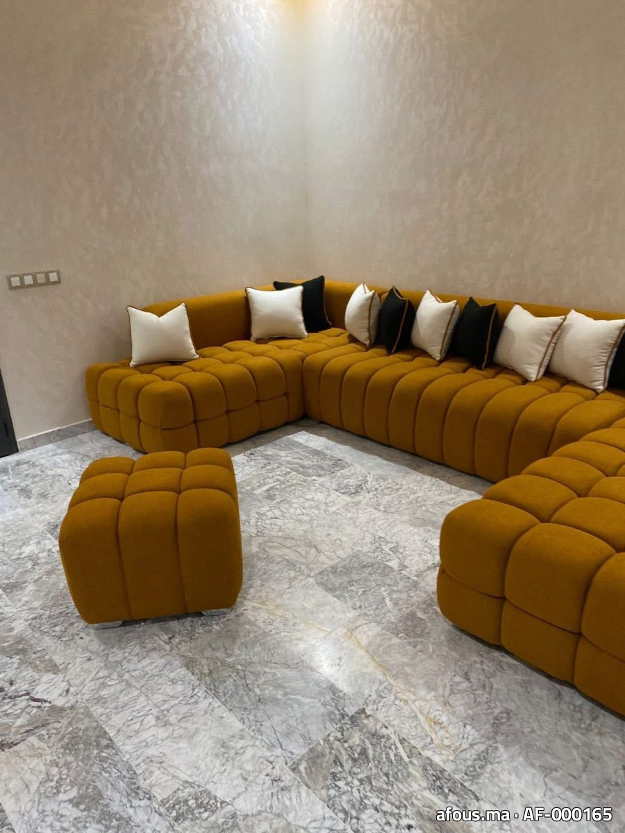 Canapé d'angle en U matelassé jaune moutarde avec pouf — Casablanca