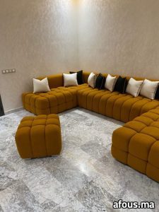 Canapé d'angle en U matelassé jaune moutarde avec pouf — Casablanca