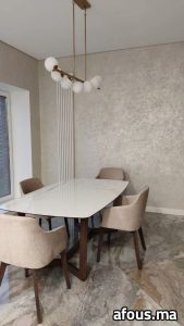Coin repas à enduit décoratif beige — Oujda