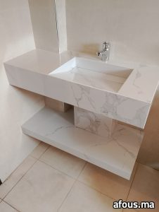Plan vasque en pierre effet marbre Calacatta à vasque intégrée — Agadir