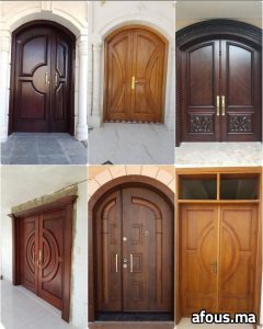 Montage de six portes d'entrée en bois massif à panneaux sculptés — Agadir