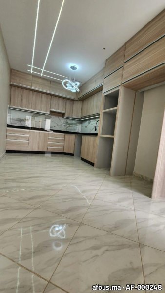 Cuisine moderne en mélamine bois clair — Casablanca