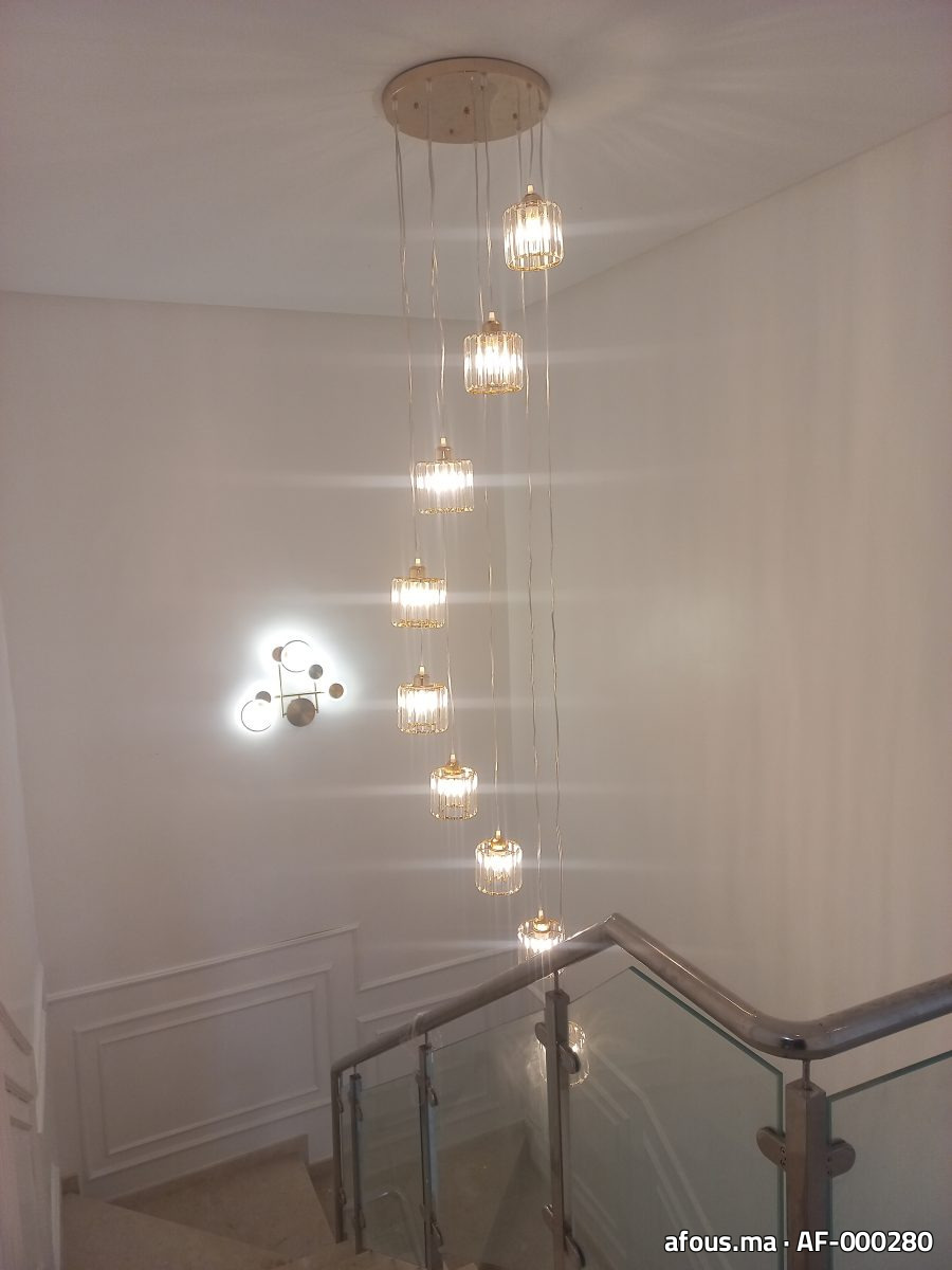 Grande suspension en cascade à tubes de verre dorés — Casablanca