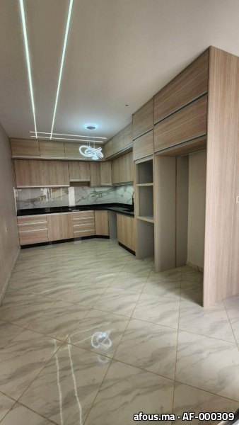 Cuisine en L en bois clair — Casablanca
