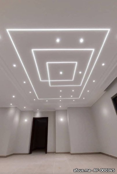 Faux plafond à carrés concentriques en rubans lumineux
