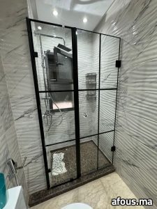 Paroi de douche en verre à cadre noir quadrille — Casablanca