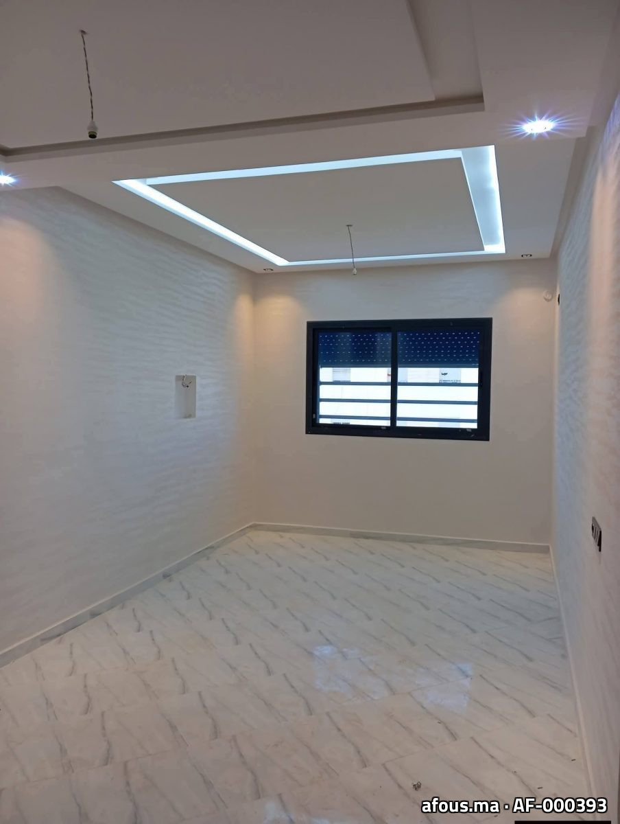 Pièce à faux plafond LED et enduit décoratif — El Jadida