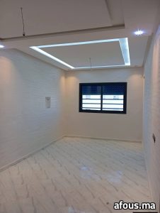 Pièce à faux plafond LED et enduit décoratif — El Jadida