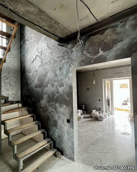 Cage d'escalier en enduit décoratif marbré gris et noir