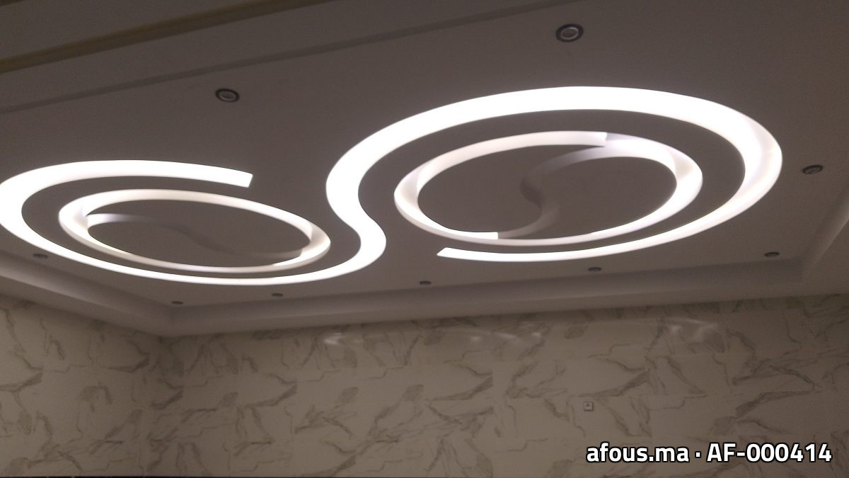 Luminaire LED à courbes entrelacées au plafond — Rabat