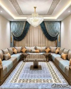 Salon marocain gris et or à lustre en cristal — Casablanca