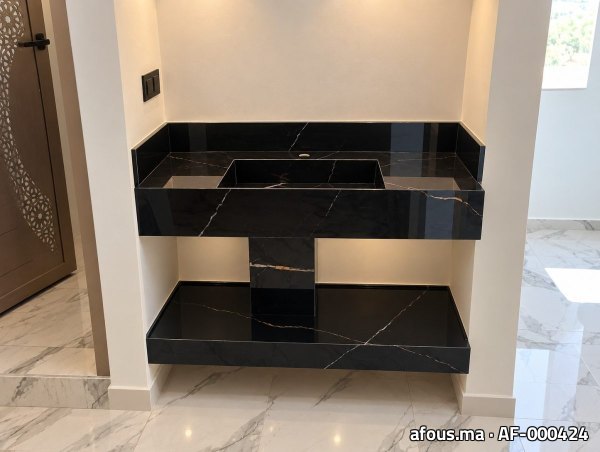 Niche murale effet marbre noir à plan suspendu — Agadir