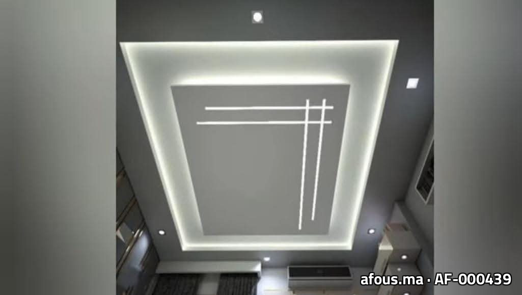 Faux plafond gris à cadre lumineux et lignes LED — Tétouan