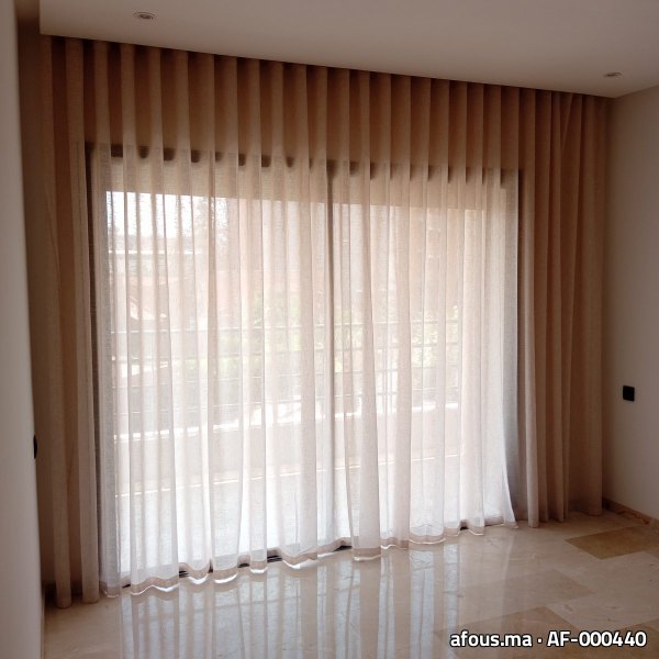 Rideaux à vagues en tissu beige