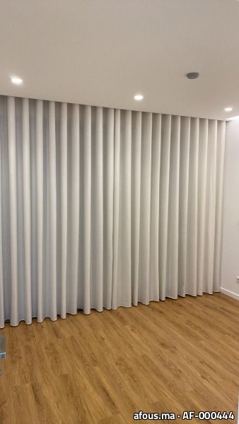 Rideaux à vagues en tissu gris clair