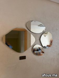 Composition de quatre miroirs de formes organiques — Salé