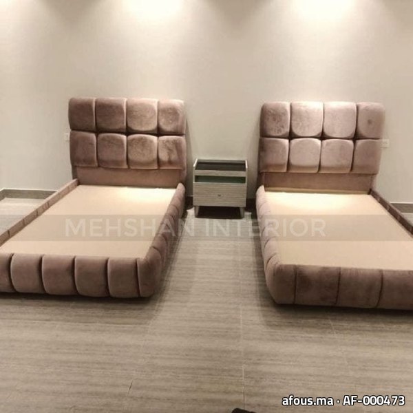 Lits simples à têtes capitonnées mauve