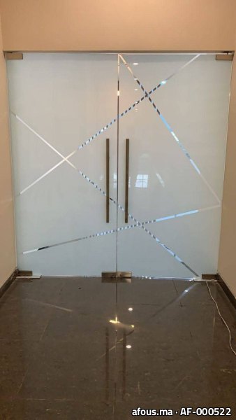 Double porte en verre securit dépoli à décor géométrique