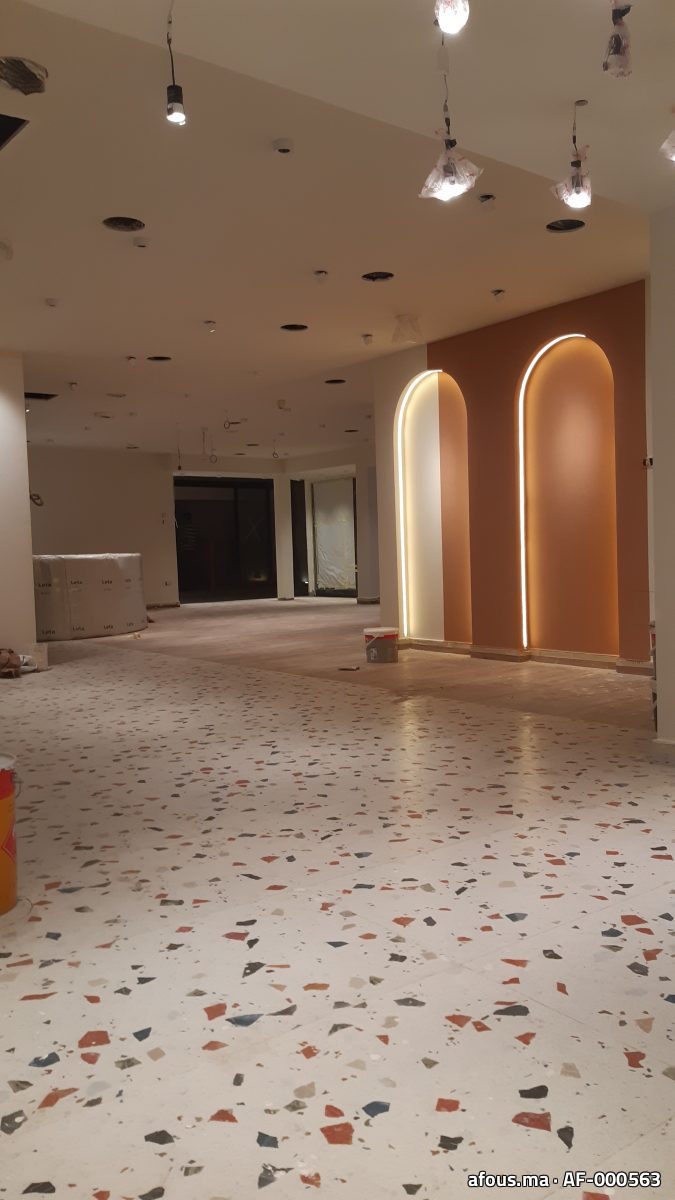 Espace à niches en arc rétro-éclairées — Fès
