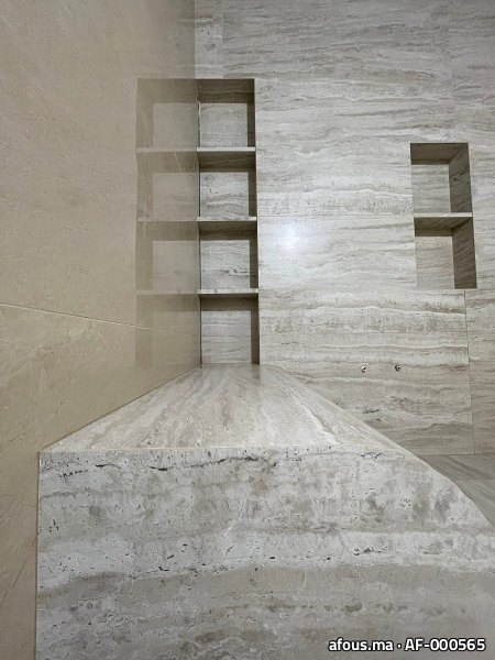 Douche effet marbre gris à niche encastrée — Oujda