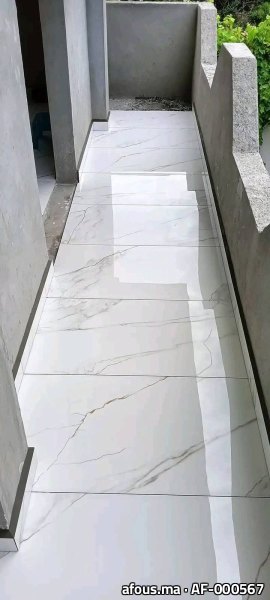Sol extérieur effet marbre blanc