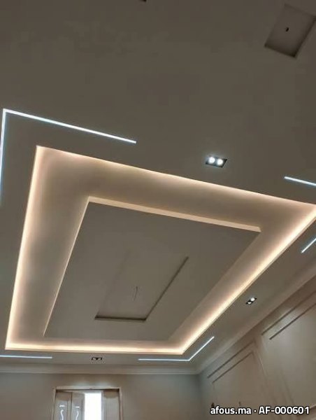 Faux plafond à caisson central rétroéclairé
