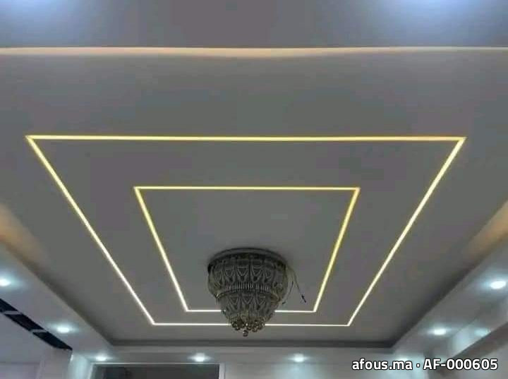 Faux plafond à encadrement lumineux LED carré — Agadir