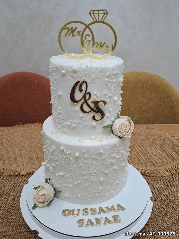 Gâteau de mariage blanc à deux étages — Fès