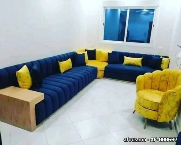 Salon d'angle en velours bleu nuit à fauteuil coquille — Casablanca