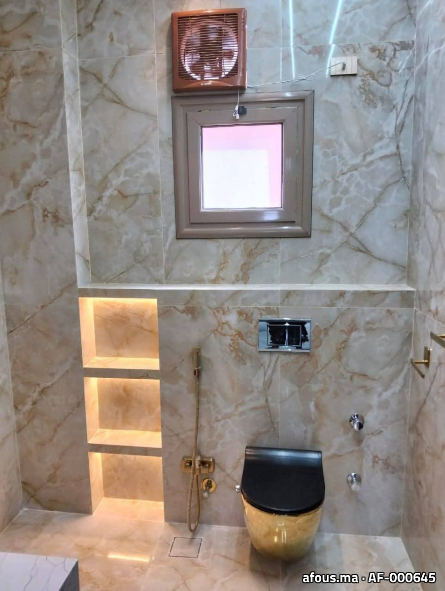 Espace WC effet onyx beige à niche rétroéclairée — Oujda