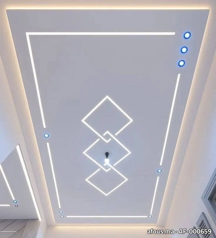 Faux plafond à lignes LED en losanges — Agadir