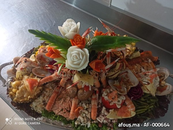 Plateau de fruits de mer à roses sculptées — Tanger