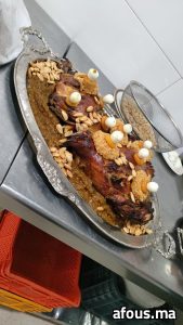 Plat d'agneau rôti sur vermicelles aux amandes — Tanger